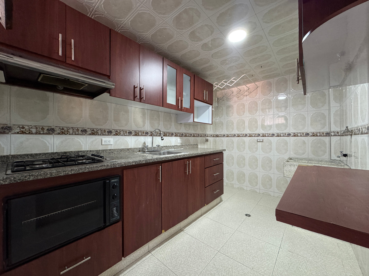 ARRIENDO APTO CON PARQUEADERO | Calvo Sur 📍 53M2