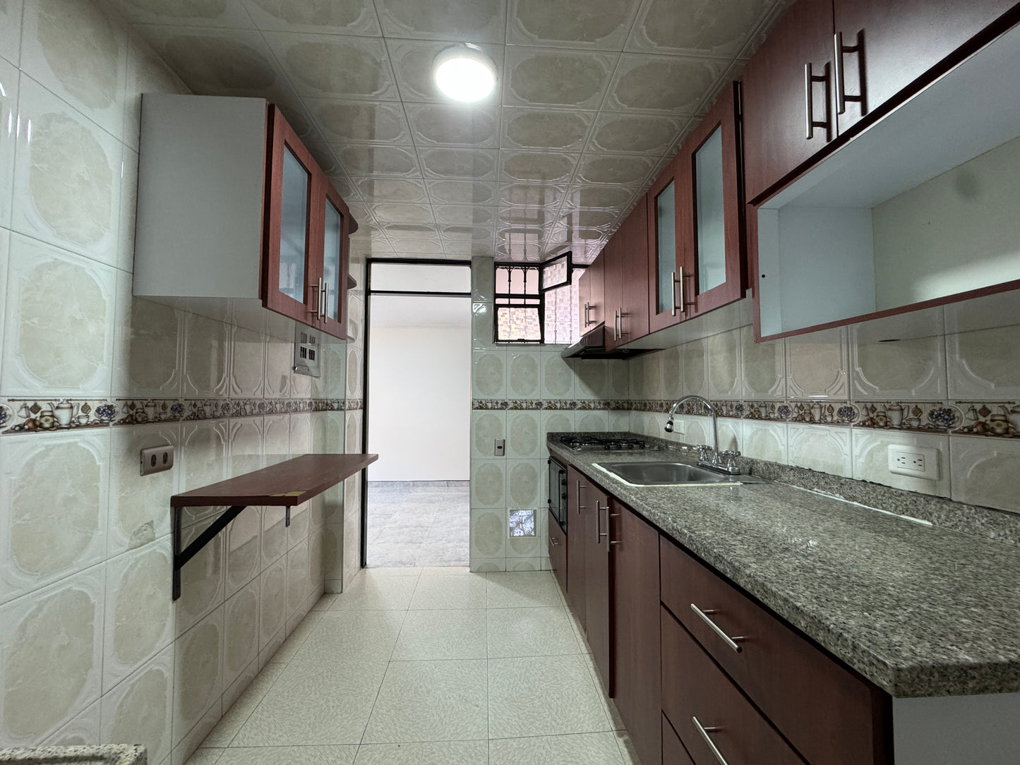 ARRIENDO APTO CON PARQUEADERO | Calvo Sur 📍 53M2