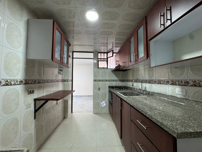 ARRIENDO APTO CON PARQUEADERO | Calvo Sur 📍 53M2