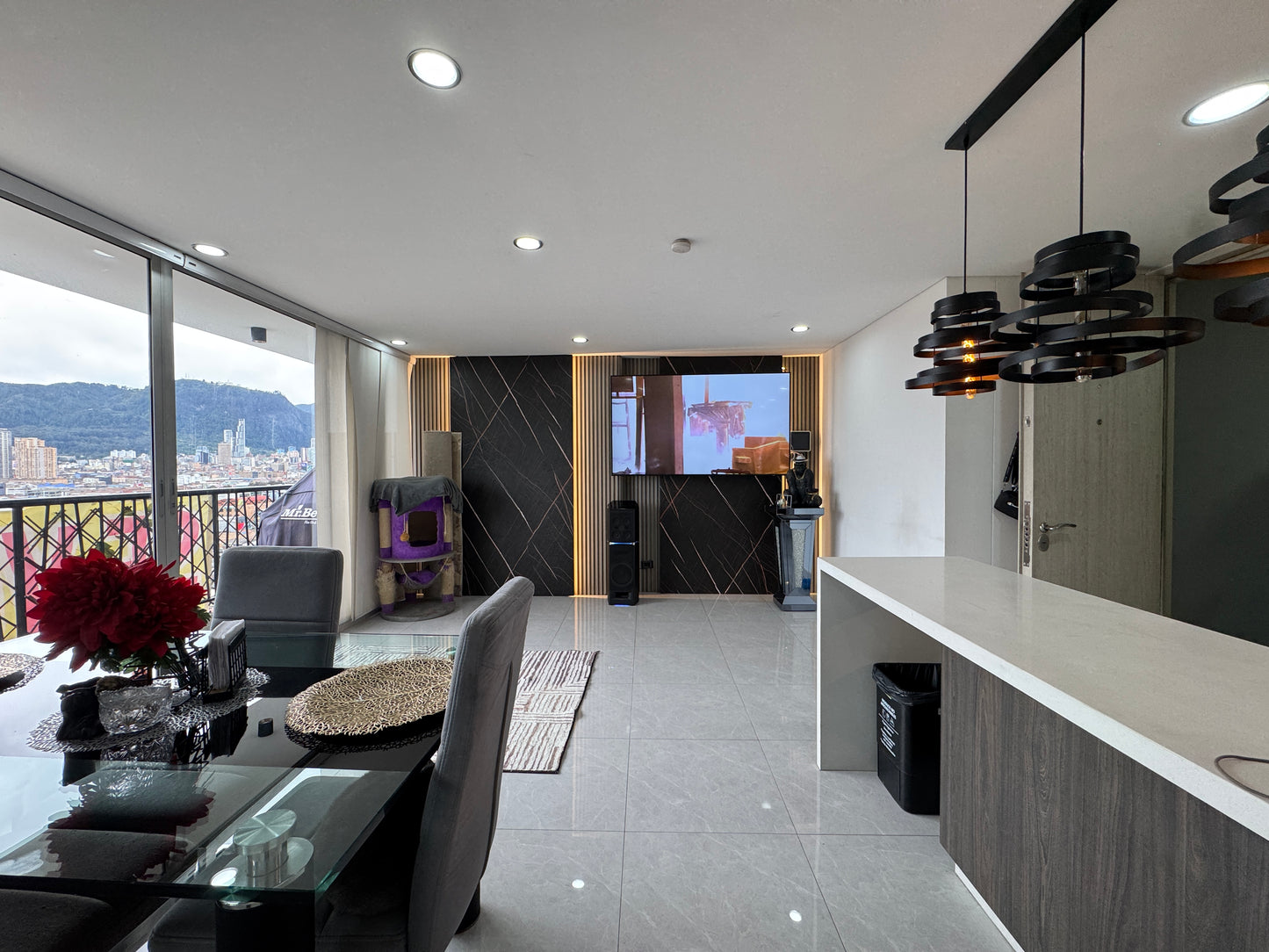 VENDO APTO con PARQUEADERO 76M2 | Ricaurte, Bogotá