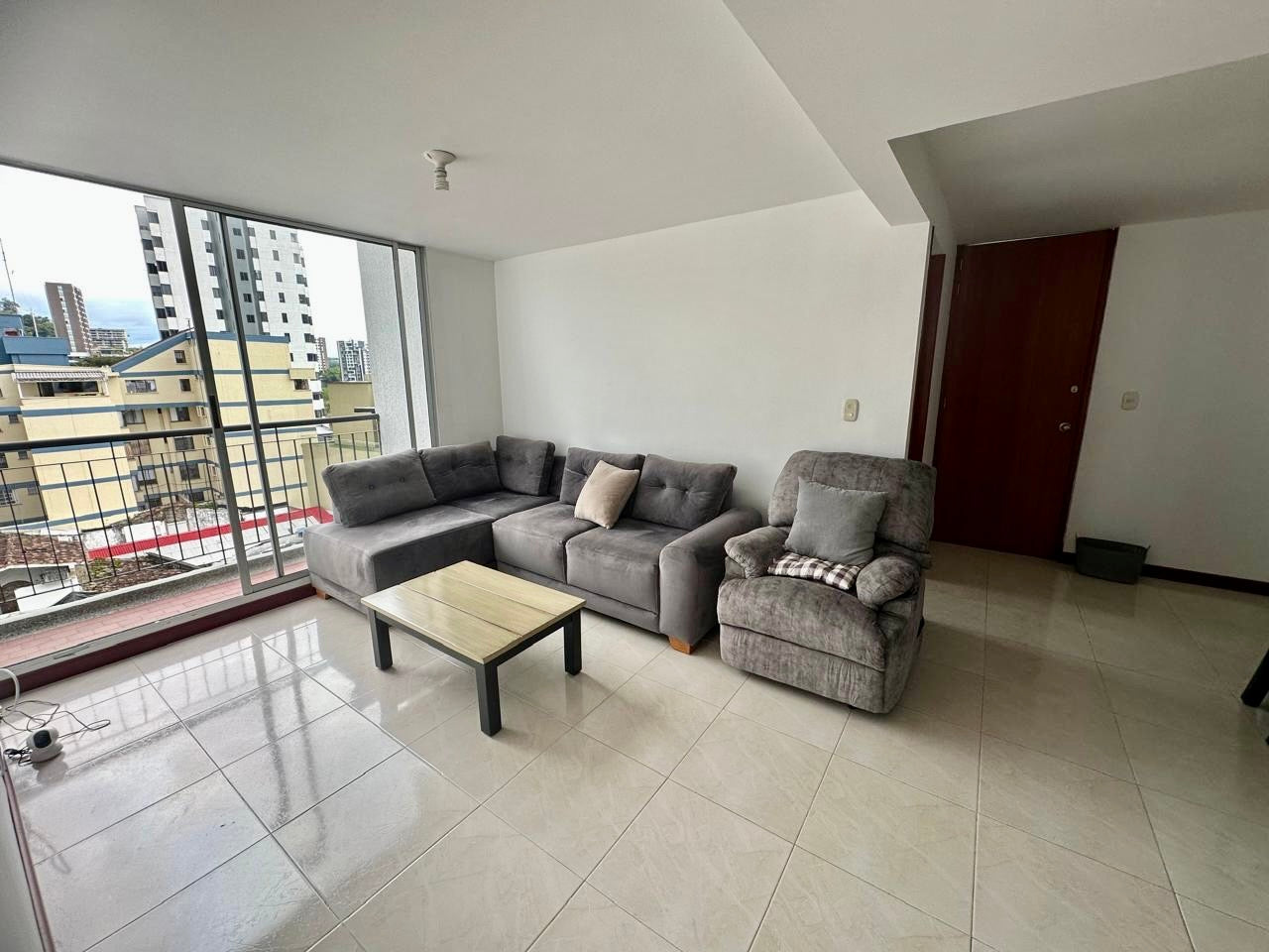 VENDO APTO CON PARQUEADERO CUBIERTO | PEREIRA