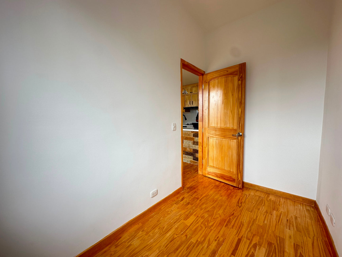 ARRIENDO APTO CANDELARIA $1.900.000