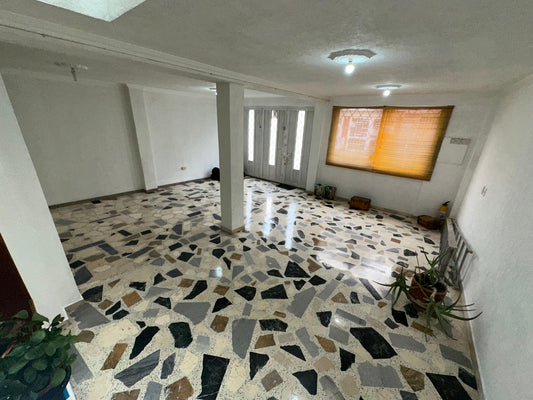 VENDO CASA CON PARQUEADEROS | CASTILLA BOGOTÁ
