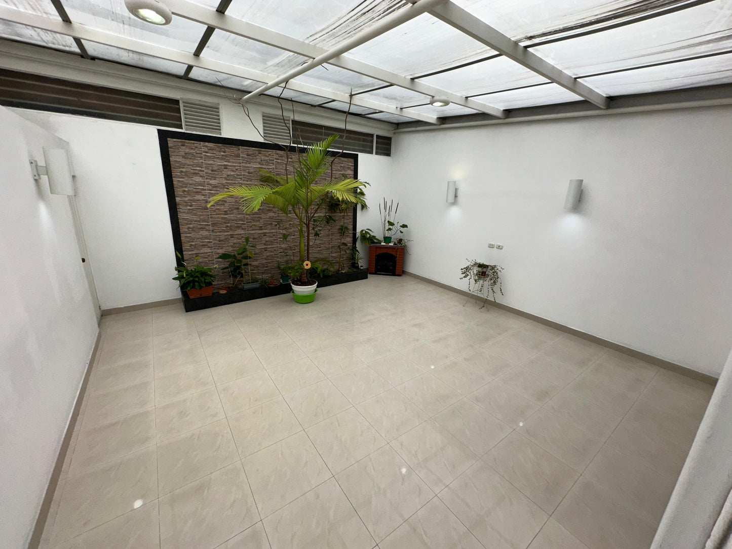 VENDO CASA CON PARQUEADEROS | CASTILLA BOGOTÁ