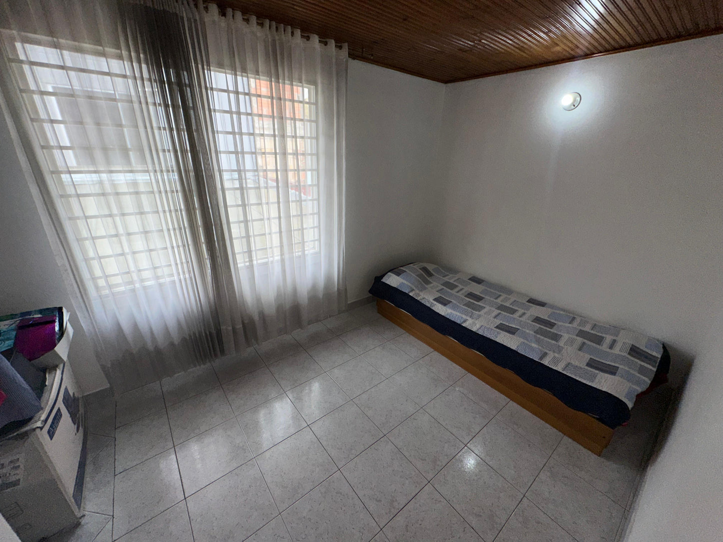 VENDO CASA CON PARQUEADEROS | CASTILLA BOGOTÁ