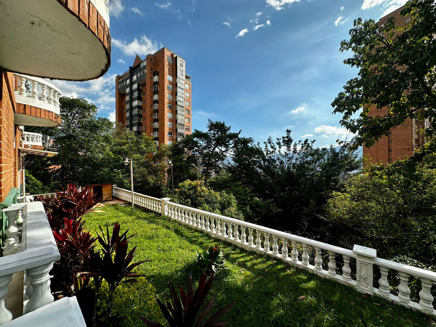ARRIENDO CASA LUXURY | LAS PALMAS, MEDELLIN