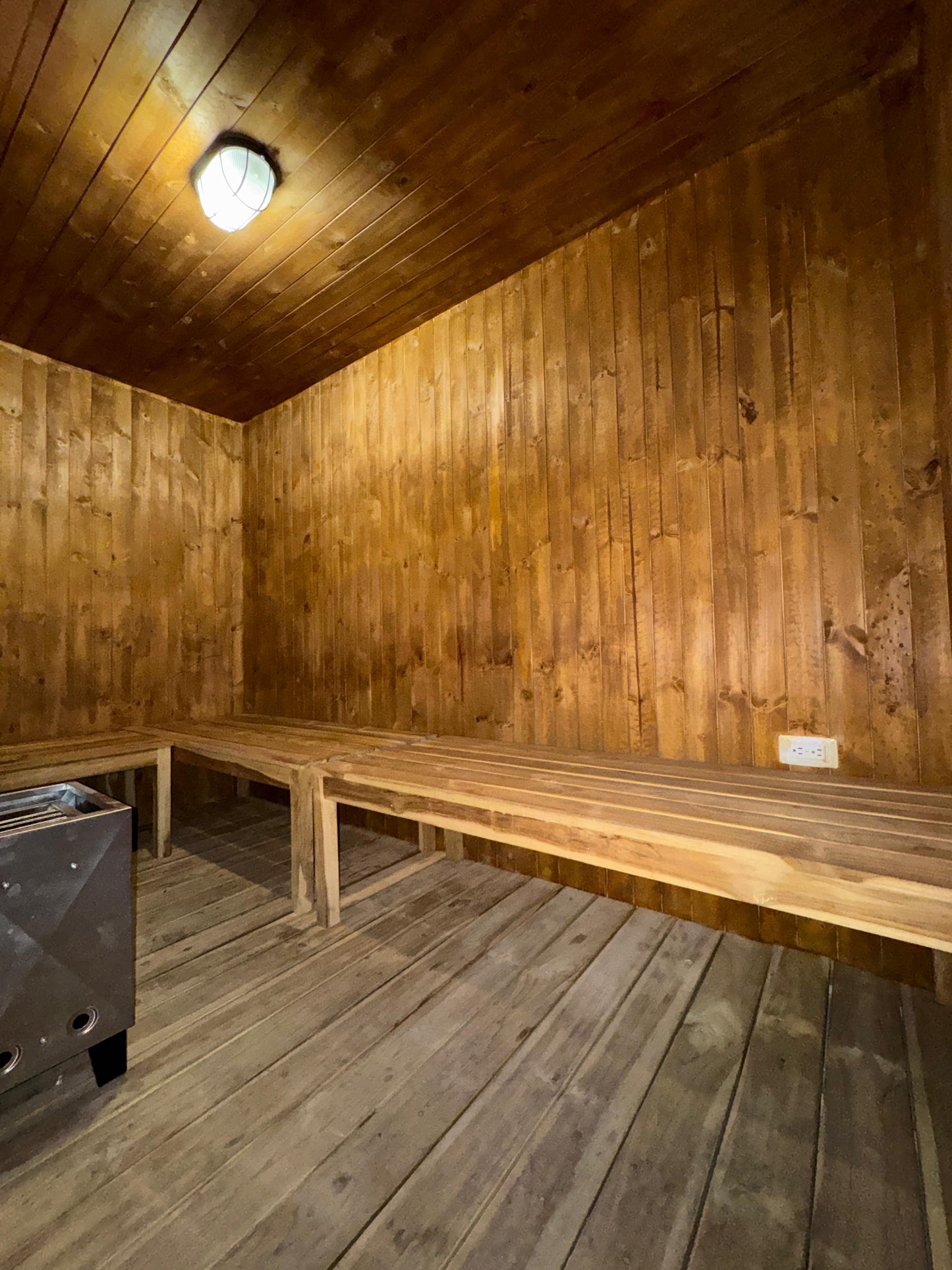 VENDO APARATAESTUDIO BARRIO PARIS, ENGATIVA  | GIMNASIO, TERRAZA, SAUNA Y TURCO