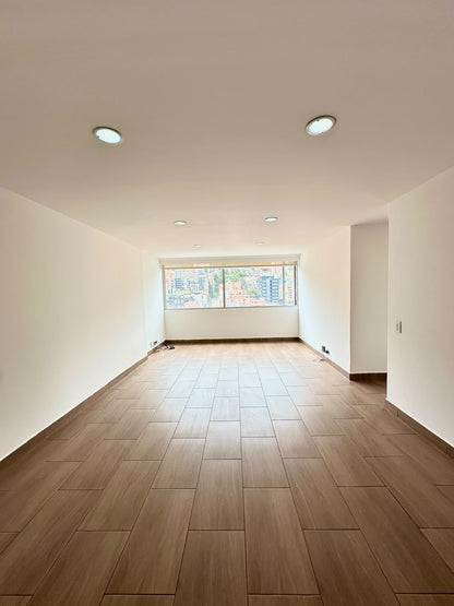APARTAMENTO EN ARRIENDO – CHAPINERO ALTO | 80 M² + VISTA A LOS CERROS + PARQUEADERO 🌇🔥