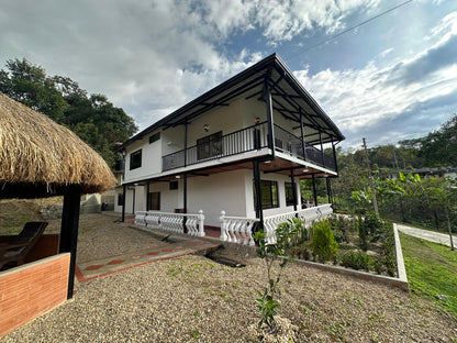 VENDO CASA LOTE DE 1056 M2 | SAN ANTONIO DEL TEQUENDAMA