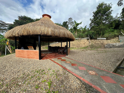 VENDO CASA LOTE DE 1056 M2 | SAN ANTONIO DEL TEQUENDAMA