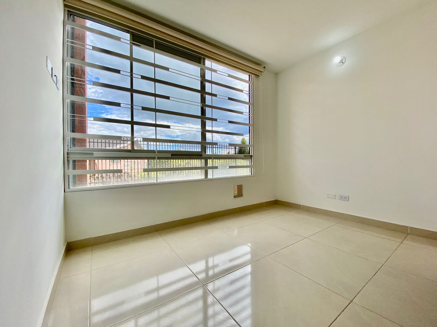 ARRIENDO APARTAESTUDIO ILUMINADO | CHIA CUNDINAMARCA