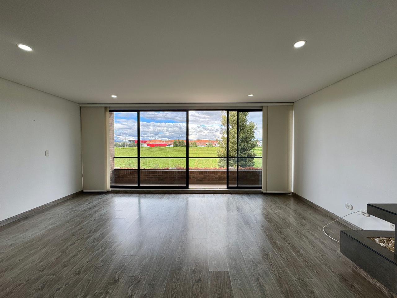 ARRIENDO APARTAMENTO MOSQUERA DE 92 m² CON BALCON Y PARQUEADERO