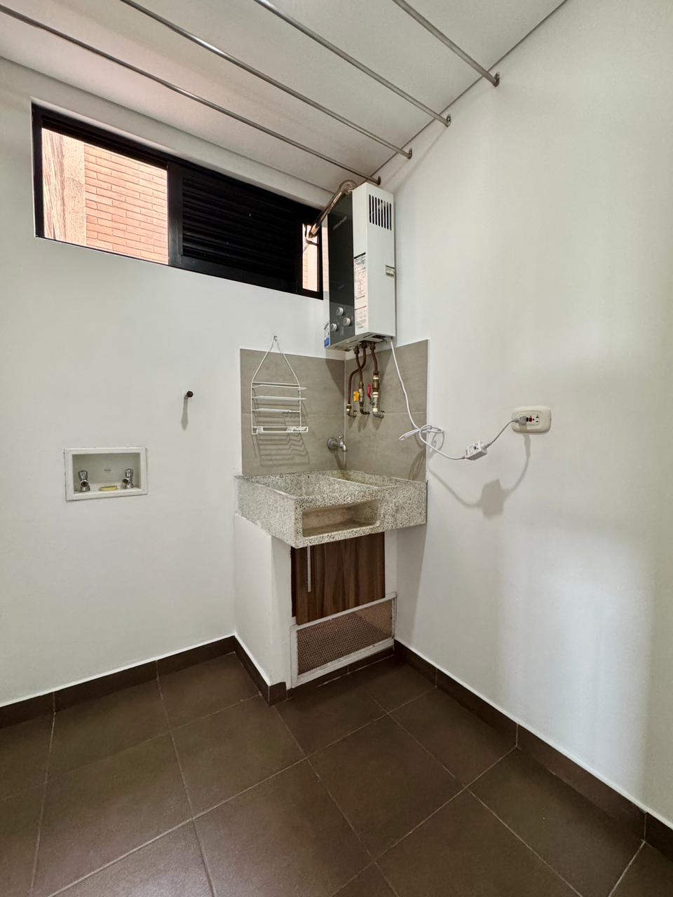 ARRIENDO APARTAMENTO MOSQUERA DE 92 m² CON BALCON Y PARQUEADERO