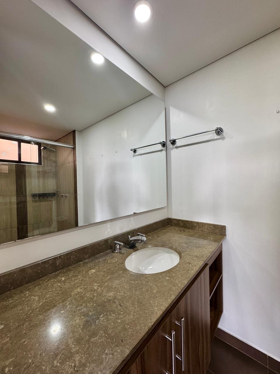 ARRIENDO APARTAMENTO MOSQUERA DE 92 m² CON BALCON Y PARQUEADERO