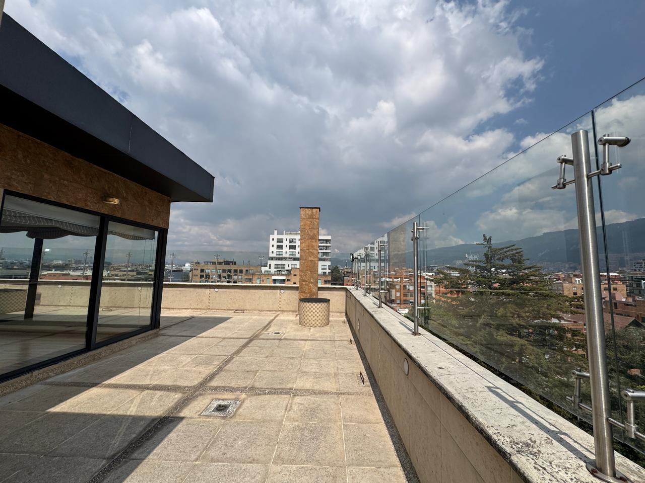 VENDO PENTHOUSE EN CHICÓ NAVARRA 🏙️✨