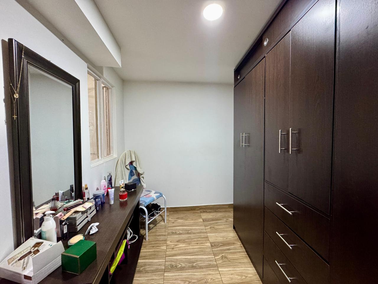 VENDO CASA EN FONTIBON | PARQUEADERO Y DEPOSITOS | CERCA AL AEROPUERTO