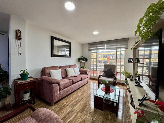 VENDO CASA EN FONTIBON | PARQUEADERO Y DEPOSITOS | CERCA AL AEROPUERTO