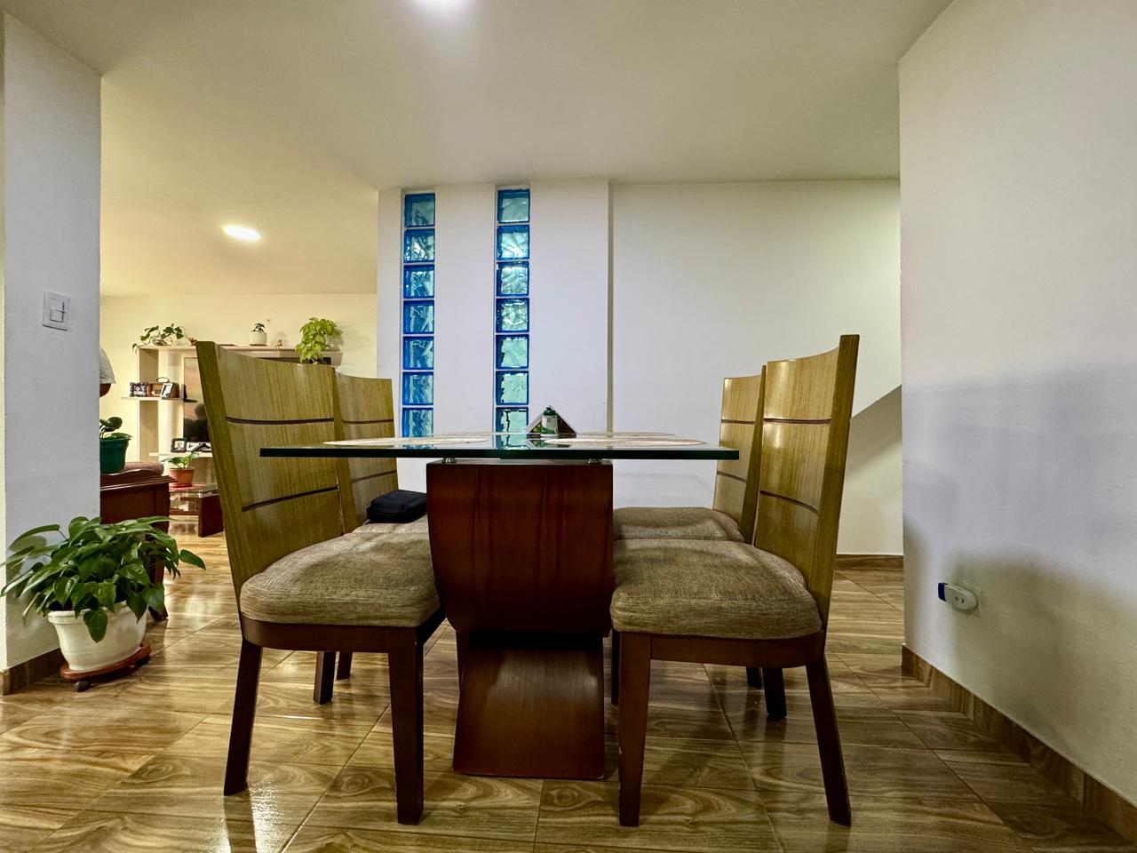 VENDO CASA EN FONTIBON | PARQUEADERO Y DEPOSITOS | CERCA AL AEROPUERTO