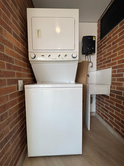 🔥🏙️ VENDO APARTAESTUDIO AMOBLADO EN LAURELES – MEDELLÍN AMOBALDO Y PARQUEADERO🔥