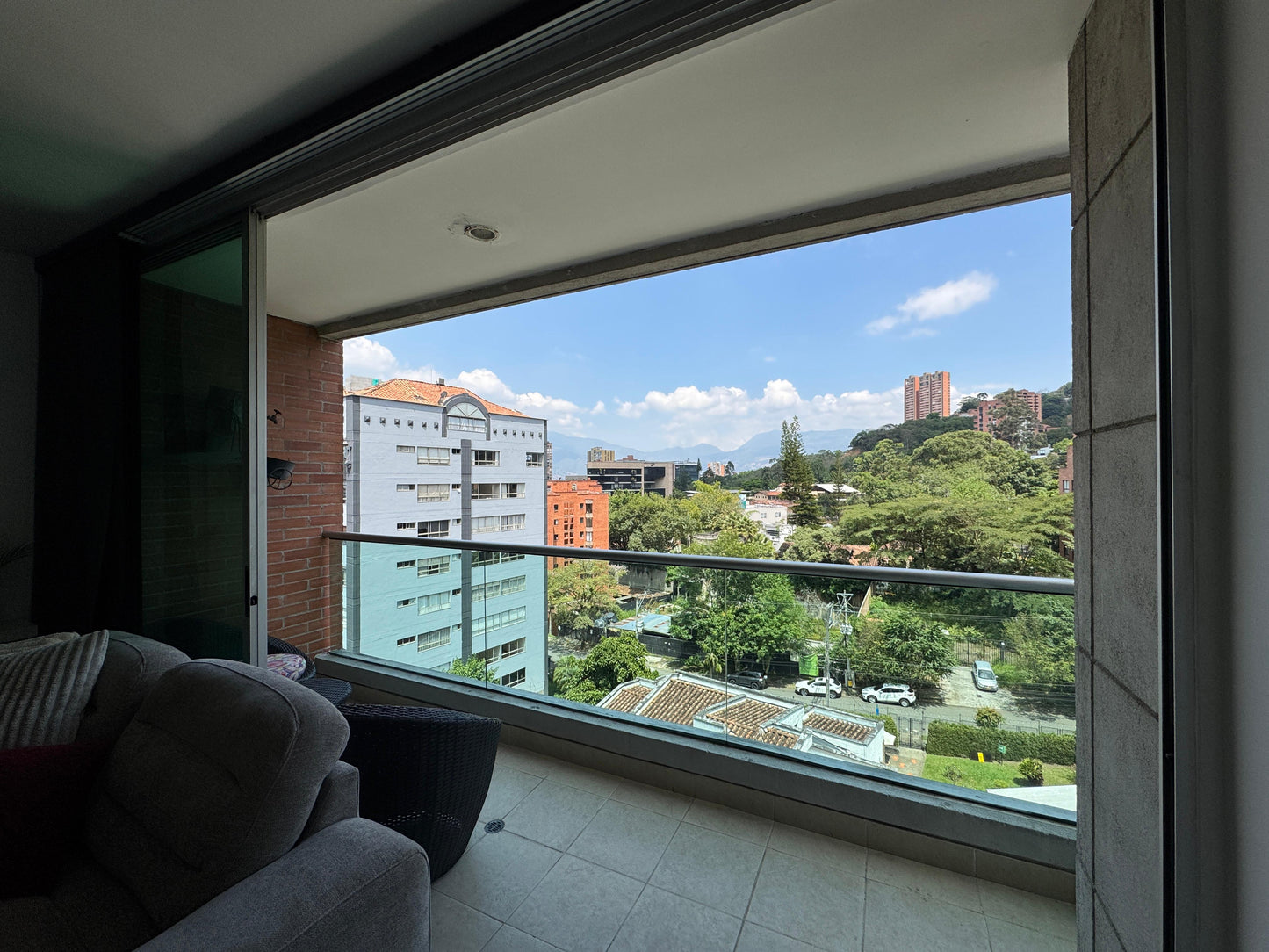 🔥🏙️ ARRIENDO APARTAESTUDIO  – EL POBLADO MEDELLIN CON PARQUEADERO🔥