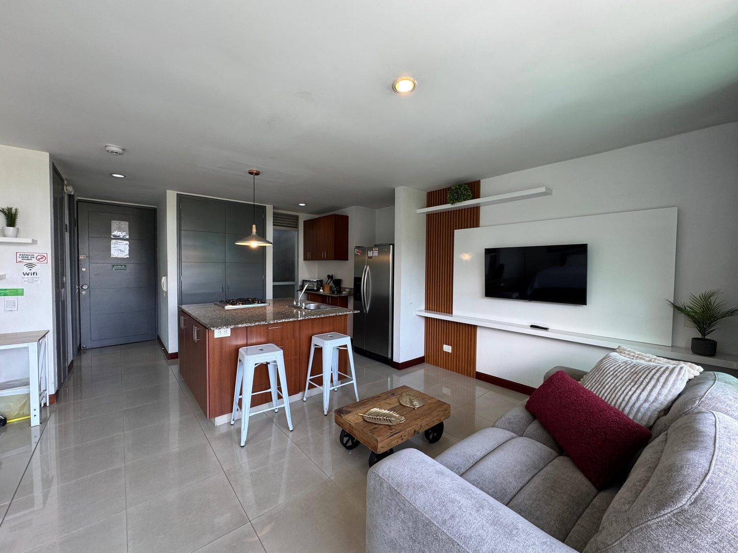 🔥🏙️ ARRIENDO APARTAESTUDIO  – EL POBLADO MEDELLIN CON PARQUEADERO🔥