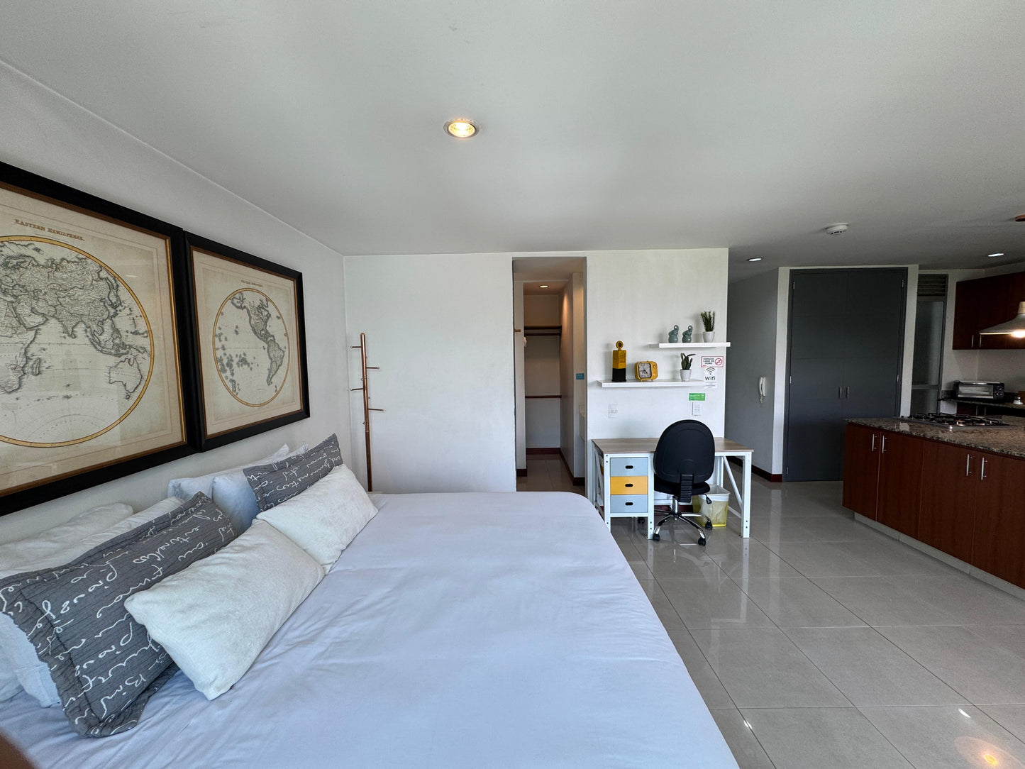 🔥🏙️ ARRIENDO APARTAESTUDIO  – EL POBLADO MEDELLIN CON PARQUEADERO🔥