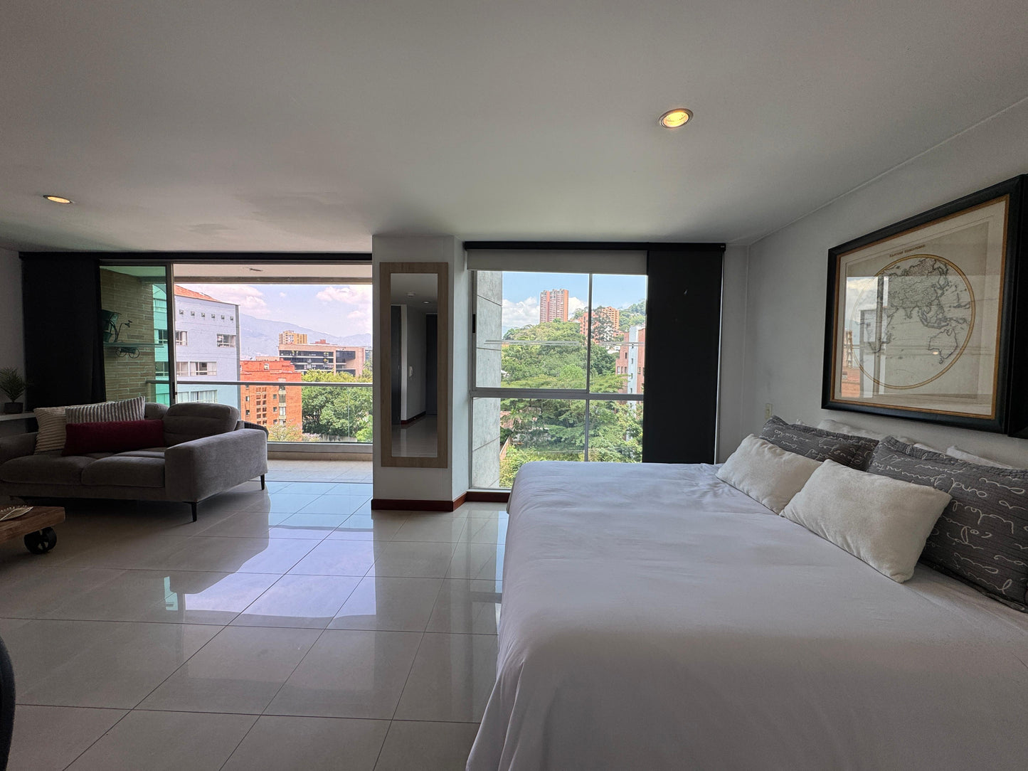 🔥🏙️ ARRIENDO APARTAESTUDIO  – EL POBLADO MEDELLIN CON PARQUEADERO🔥