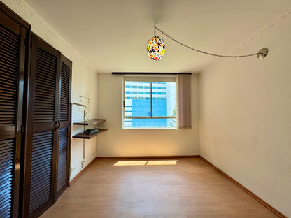 🔥🏙️ VENDO APARTAMENTO – FRENTE AL DAN CARLTON, EL POBLADO, PARQUEADEROS, BALCON 🔥