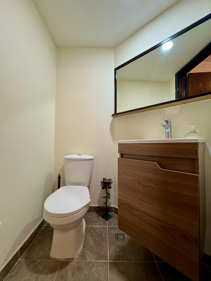 🔥🏙️ VENDO APARTAMENTO – FRENTE AL DAN CARLTON, EL POBLADO, PARQUEADEROS, BALCON 🔥