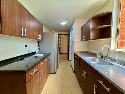 🔥🏙️ VENDO APARTAMENTO – FRENTE AL DAN CARLTON, EL POBLADO, PARQUEADEROS, BALCON 🔥