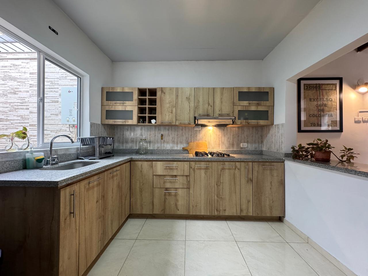 🔥🏡 ARRIENDO CASA – LAURELES LA AMÉRICA, MEDELLÍN CON PARQUEADERO 🔥