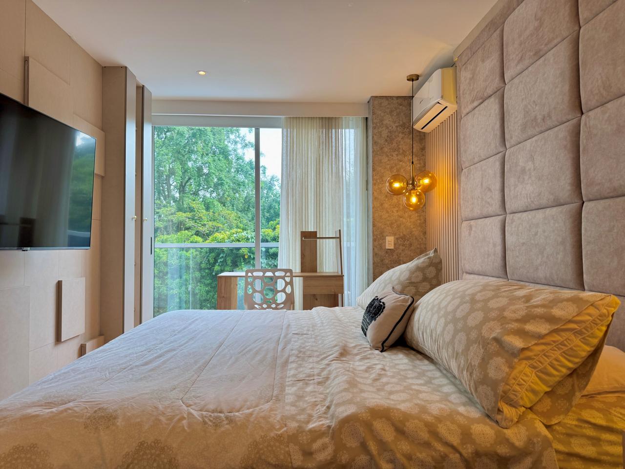 ARRIENDO APARTAMENTO AMOBLADO EN EL POBLADO | BALCÓN GRANDE, AIRE ACONDICIONADO Y ACABADOS DE LUJO
