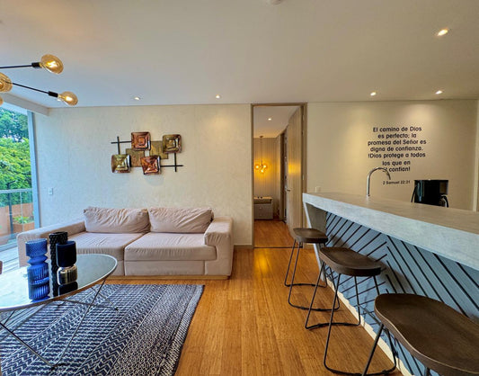 ARRIENDO APARTAMENTO AMOBLADO EN EL POBLADO | BALCÓN GRANDE, AIRE ACONDICIONADO Y ACABADOS DE LUJO