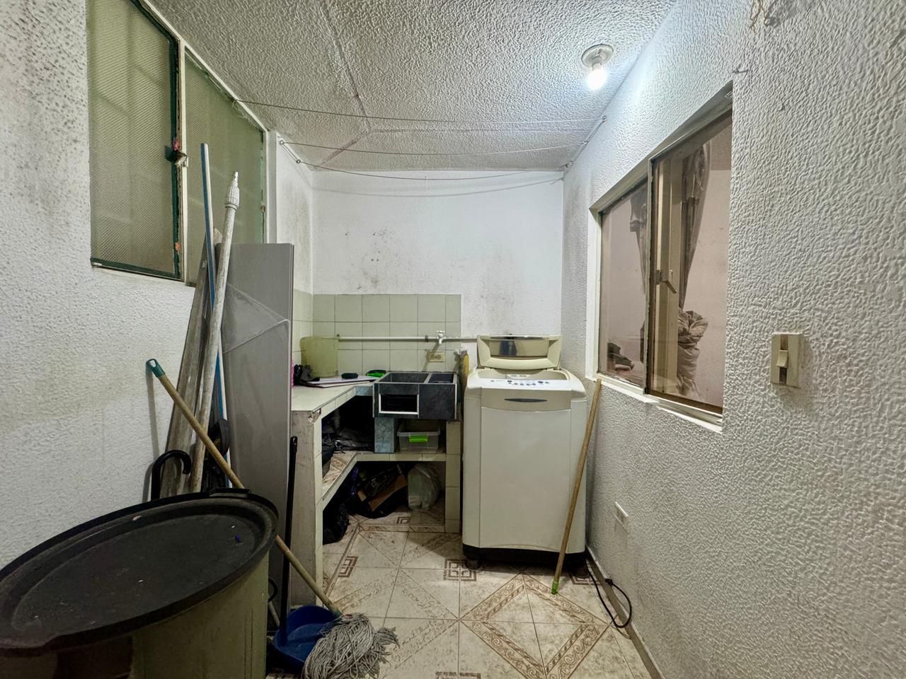 VENDO CASA EN BOSA LAURELES | 4 PISOS, GARAJE Y BALCÓN