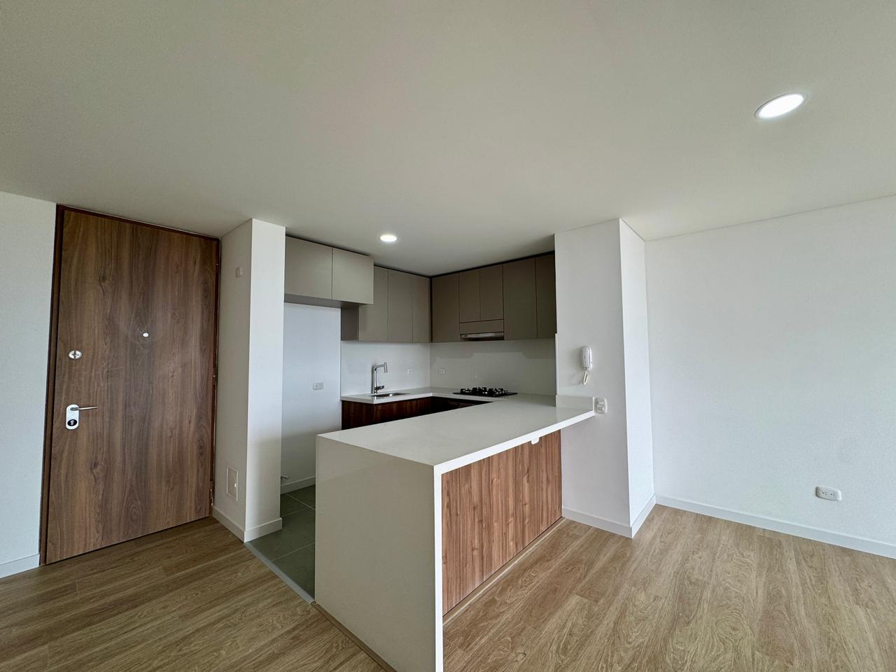 ARRIENDO APARTAMENTO EN EL NORTE DE BOGOTÁ | 3 HABITACIONES, PISO ALTO Y ZONAS TIPO CLUB