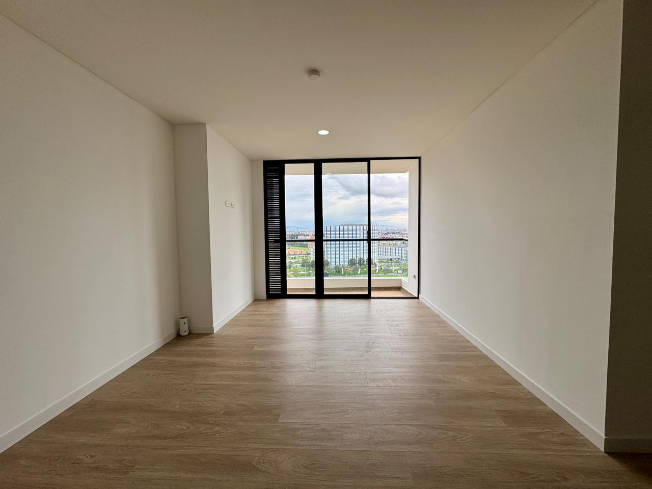 ARRIENDO APARTAMENTO EN EL NORTE DE BOGOTÁ | 3 HABITACIONES, PISO ALTO Y ZONAS TIPO CLUB