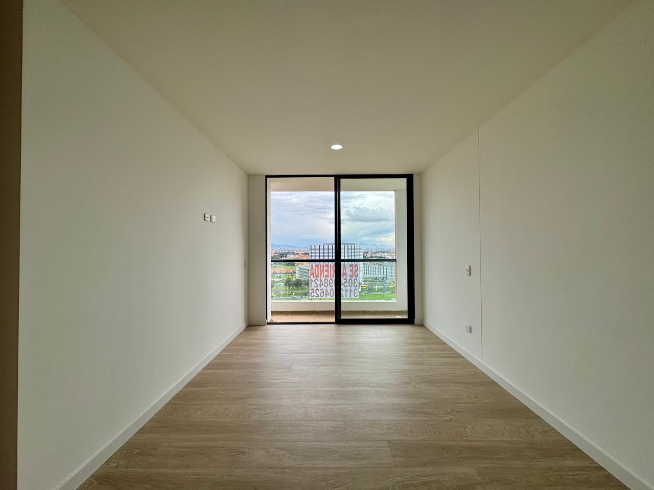 ARRIENDO APARTAMENTO EN EL NORTE DE BOGOTÁ | 3 HABITACIONES, PISO ALTO Y ZONAS TIPO CLUB