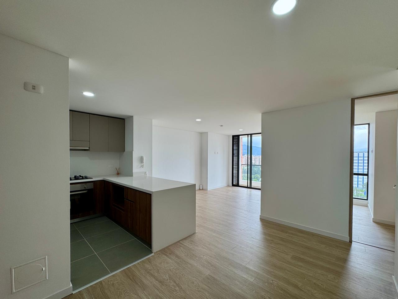 ARRIENDO APARTAMENTO EN EL NORTE DE BOGOTÁ | 3 HABITACIONES, PISO ALTO Y ZONAS TIPO CLUB