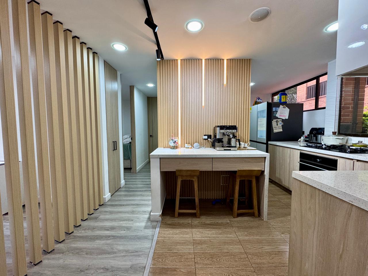 ARRIENDO APARTAMENTO EN LOS LAGARTOS | TERRAZA DE 100 m², DOMOTIZADO Y NIVEL LUJO