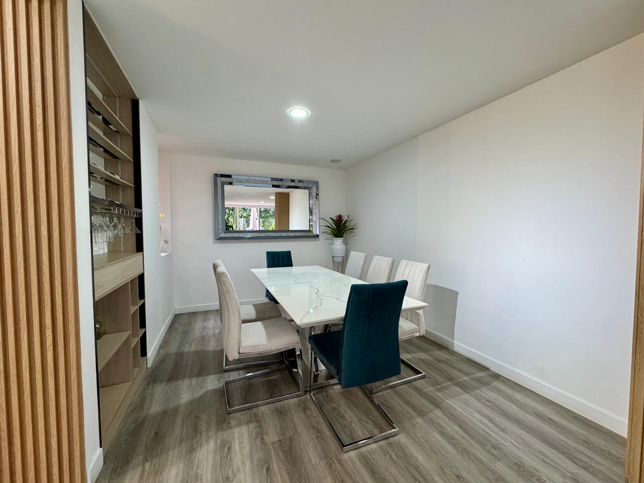 ARRIENDO APARTAMENTO EN LOS LAGARTOS | TERRAZA DE 100 m², DOMOTIZADO Y NIVEL LUJO