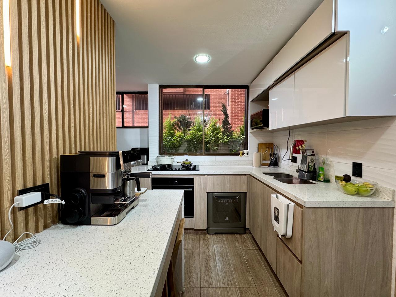 ARRIENDO APARTAMENTO EN LOS LAGARTOS | TERRAZA DE 100 m², DOMOTIZADO Y NIVEL LUJO