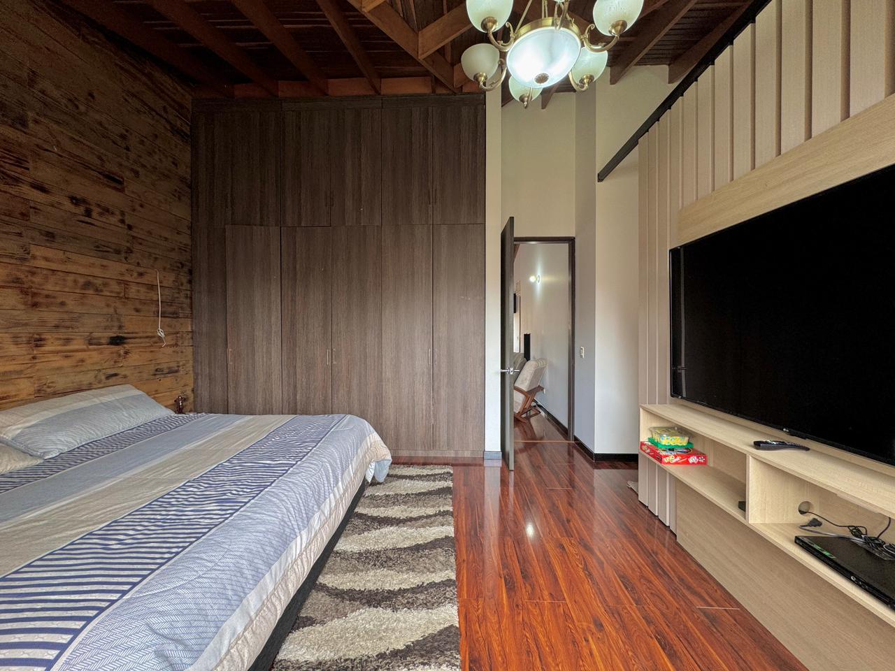 CASA EN VENTA EN CHÍA | 230 M2 + CUARTO DE CINE + 3 NIVELES 🔥🏡