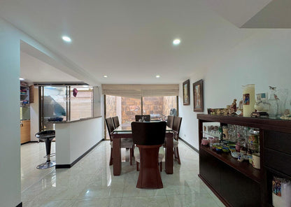 CASA EN VENTA EN CHÍA | 230 M2 + CUARTO DE CINE + 3 NIVELES 🔥🏡