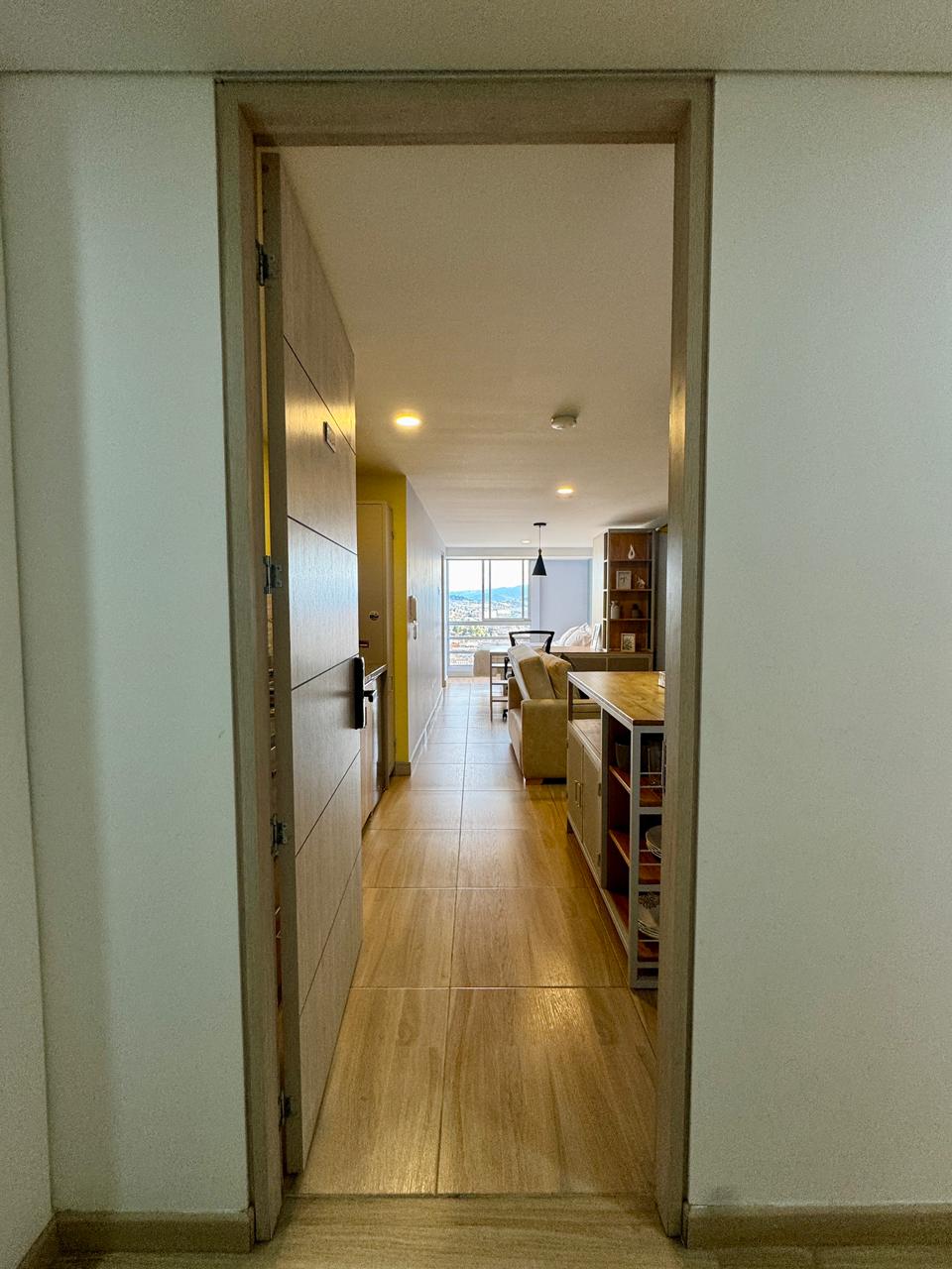 🏢 APARTAESTUDIO EN ARRIENDO EN EL CENTRO | AMOBLADO Y DOTADO + VISTA DESDE EL PISO 30 🌆