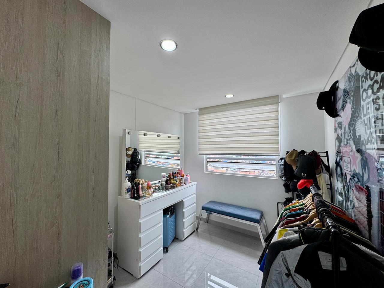 VENDO APTO con PARQUEADERO 76M2 | Ricaurte, Bogotá