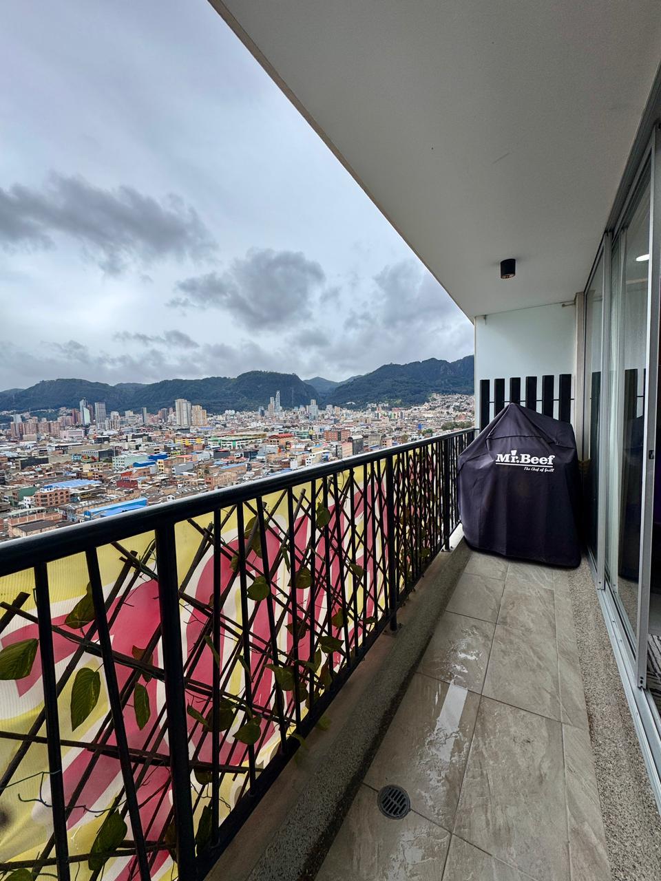 VENDO APTO con PARQUEADERO 76M2 | Ricaurte, Bogotá
