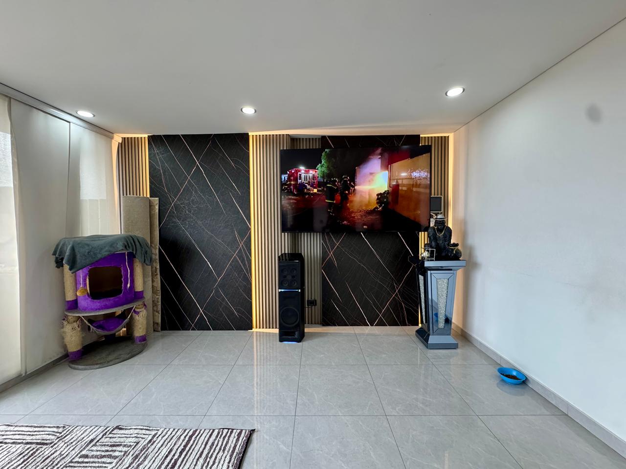 VENDO APTO con PARQUEADERO 76M2 | Ricaurte, Bogotá