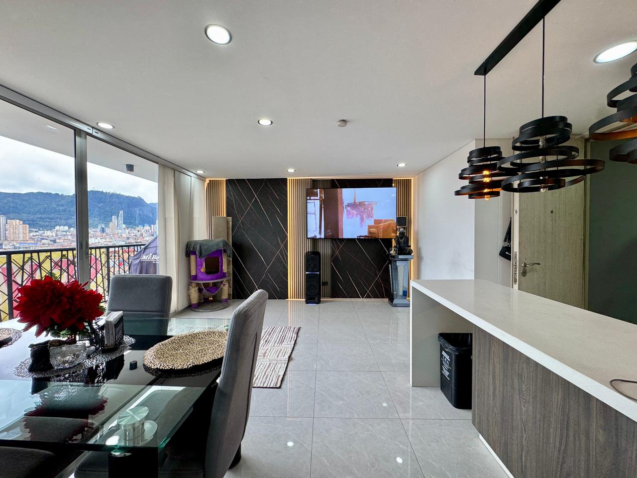 VENDO APTO con PARQUEADERO 76M2 | Ricaurte, Bogotá