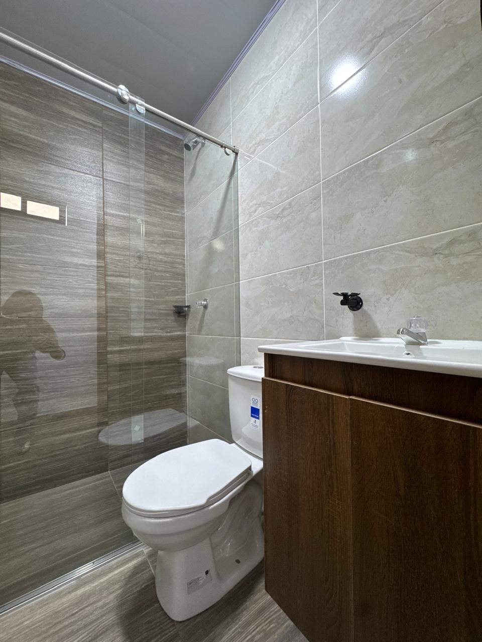 🏡 CASA EN VENTA EN BOSA CARLOS ALBÁN | 4 PISOS + LOCAL COMERCIAL + 2 APARTAMENTOS + TERRAZA