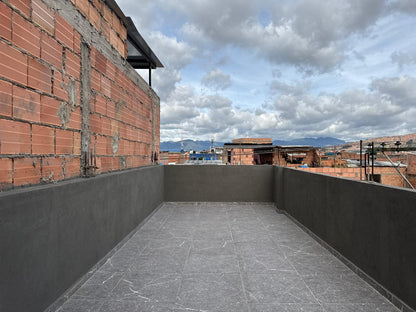 🏡 CASA EN VENTA EN BOSA CARLOS ALBÁN | 4 PISOS + LOCAL COMERCIAL + 2 APARTAMENTOS + TERRAZA
